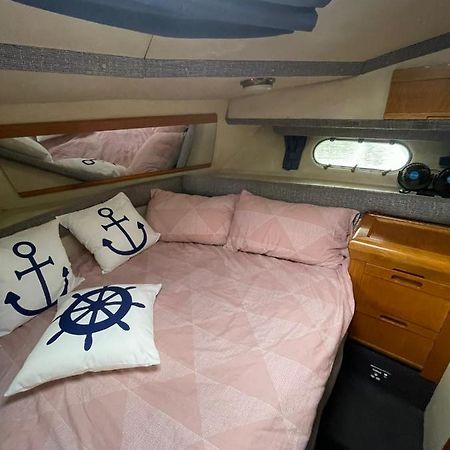 Hotel Luxury Boat Chertsey Exteriér fotografie